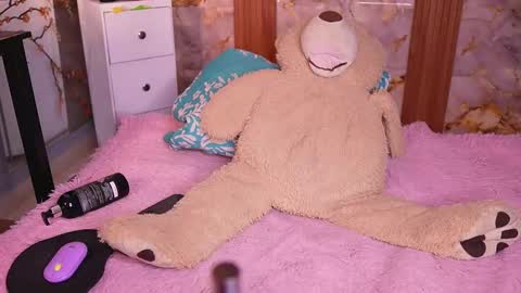 zoey fox  online show from February 24, 2:33 am