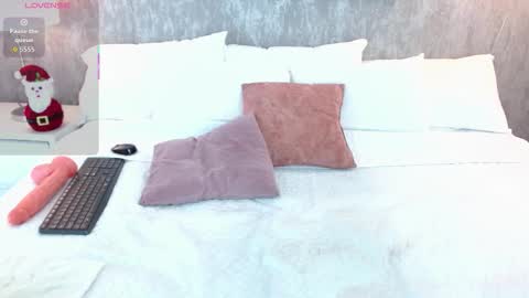 zoe online show from December 21, 9:30 pm