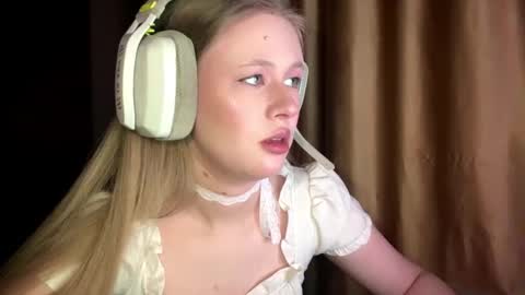 Lisa online show from March 5, 11:17 am