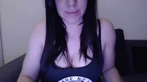 Snapshot of zoibee chatting on February 15, 8:45 pm zoibee online show from February 15, 8:45 pm