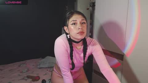Snapshot of zowi_hottiee chatting on October 15, 12:24 am cintya kors online show from October 15, 12:24 am