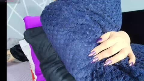 zpzphot online show from March 15, 9:28 pm