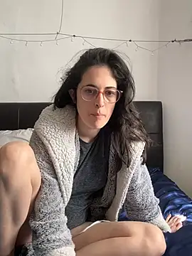 WhiteVenus online show from March 23, 8:31 am