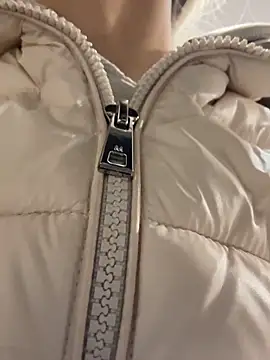 angelmommu online show from March 12, 7:22 am