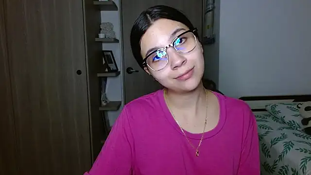 mia  lopez  online show from December 2, 4:14 am