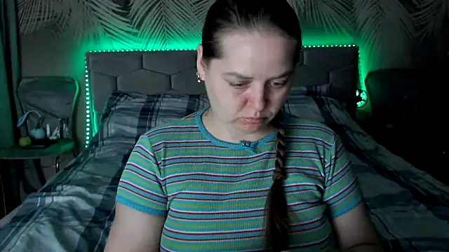 uliastar online show from April 21, 6:20 am