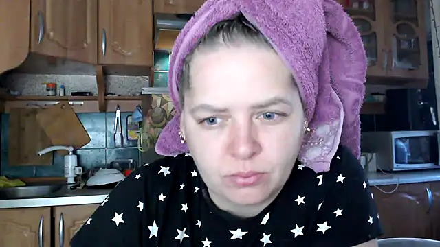 uliastar online show from October 18, 5:32 am