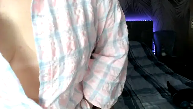 uliastar online show from October 10, 7:02 am