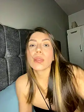 Snapshot of martina_contreras chatting on October 3, 4:06 am martina contreras online show from October 3, 4:06 am