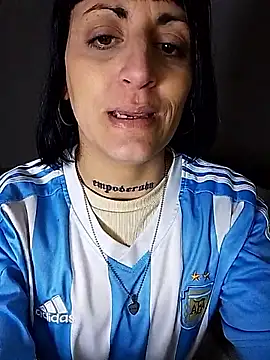 estefyzapata online show from June 17, 2:46 am
