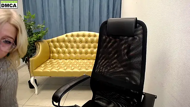 Dear Eva1 online show from November 5, 7:24 am