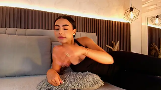 SHANONCLARK online show from January 5, 7:17 pm