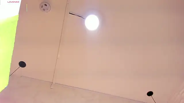 SHANONCLARK online show from November 20, 7:15 pm