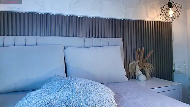 SHANONCLARK online show from March 11, 7:27 pm