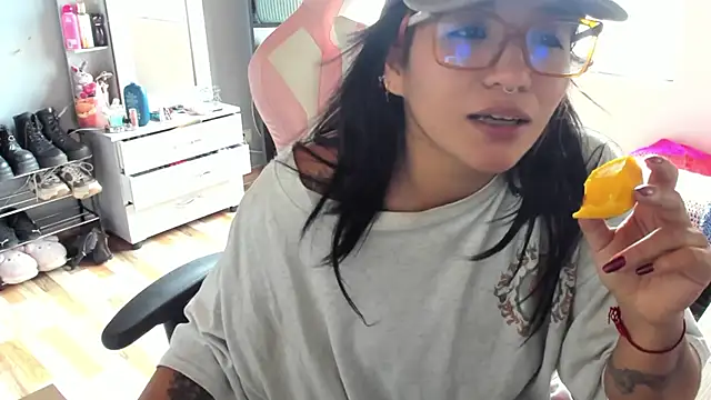 annie walker6 online show from May 5, 7:39 pm