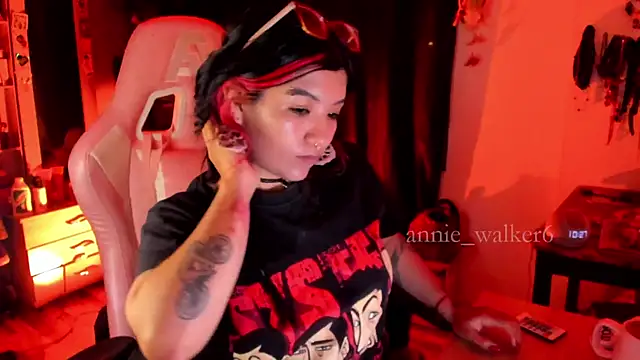 annie walker6 online show from July 1, 3:28 am