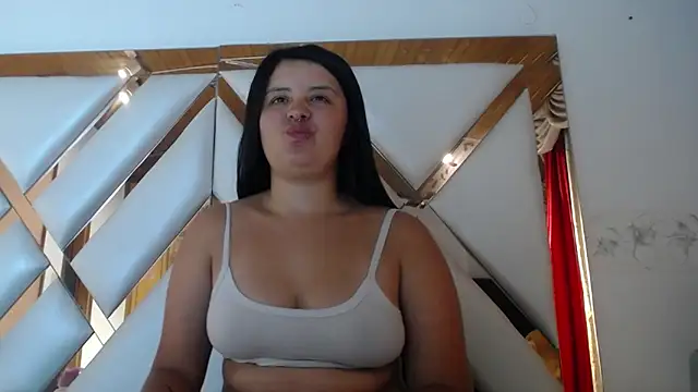 nathaly low1 online show from April 8, 1:13 pm