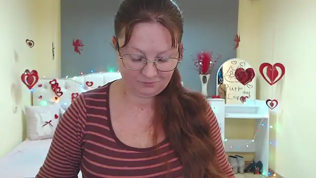 VanessaHotts online show from February 7, 9:46 am