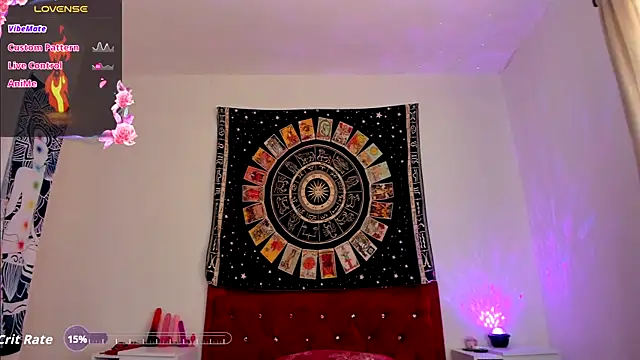 luna del rey  online show from September 29, 5:29 pm