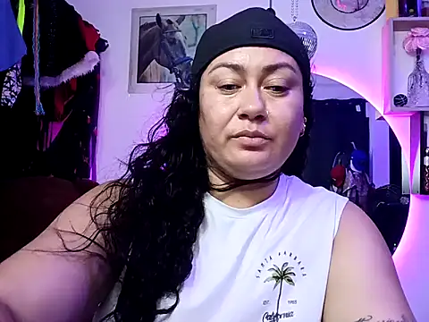 AliceFox Milf online show from March 29, 5:28 am