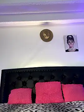 lonely shewolf online show from January 15, 8:59 pm