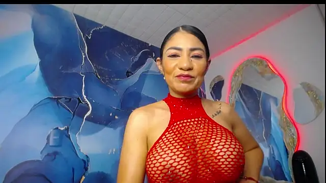 luzcastillo07 online show from May 20, 5:59 am
