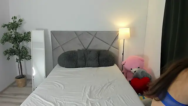 BlueEyesLexy online show from June 14, 6:03 am