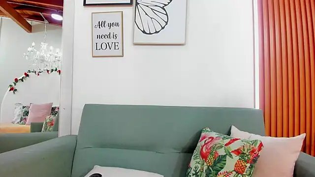 Snapshot of Madiison_Cooper chatting on September 17, 2:48 pm Madiison Cooper online show from September 17, 2:48 pm