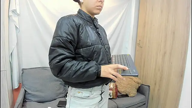 Mhelanny2 online show from December 20, 3:27 pm