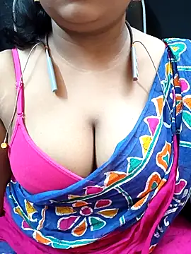 Sophiaboudi online show from October 19, 6:32 pm