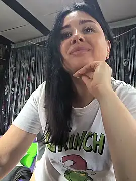 KikiXRed online show from June 4, 1:04 pm