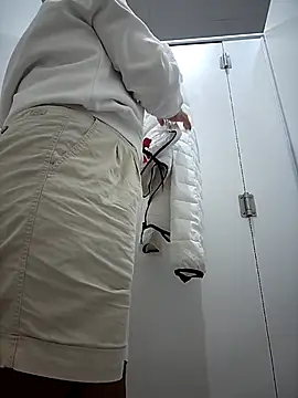 bellapaty online show from October 31, 8:40 am