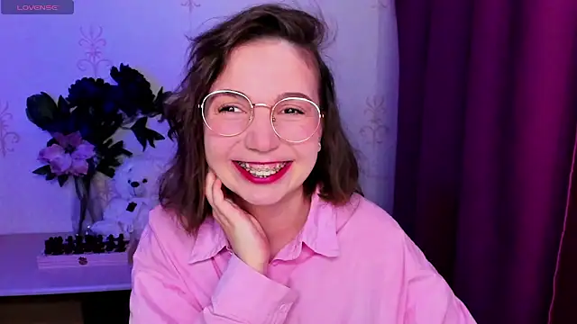 KindHazelHere  online show from February 11, 7:37 pm