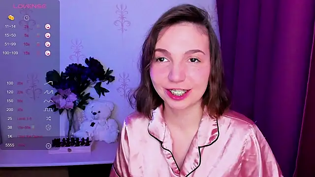 KindHazelHere  online show from February 5, 9:45 am