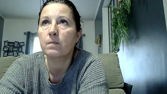 feline27 online show from January 17, 2:02 pm