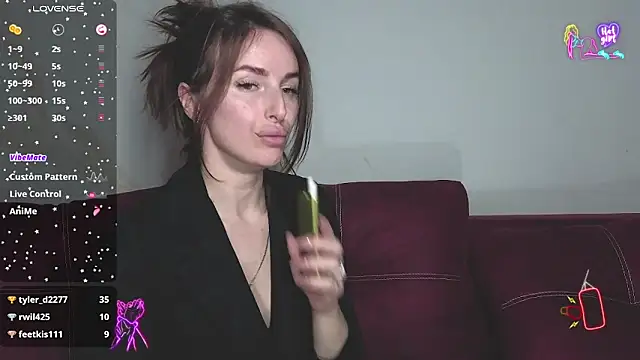 xx adrihanna xx online show from April 18, 7:58 pm