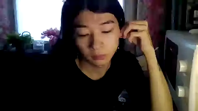 CarlyJoy online show from December 18, 11:15 am