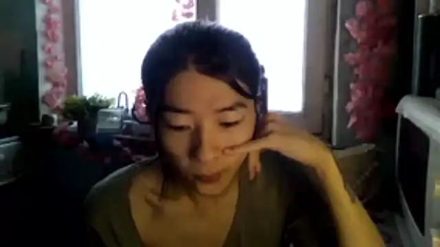 CarlyJoy online show from November 30, 11:25 am