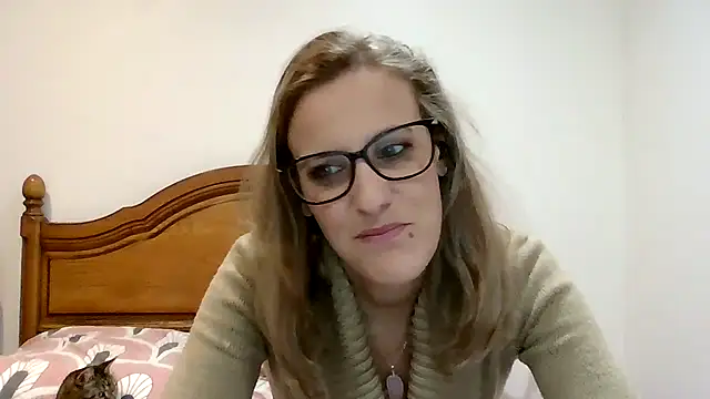 Madame Callie online show from November 17, 1:23 pm