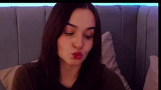 MeIisaLove online show from November 22, 3:48 pm