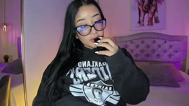 ayshel   online show from November 6, 8:31 am