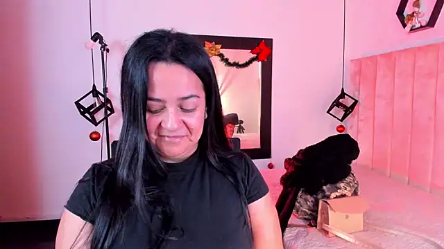 lucia vonne  online show from January 7, 1:47 pm