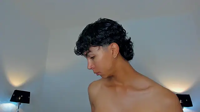 xhenisa  online show from July 14, 2:38 am