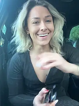 petrouchkaaa  online show from February 17, 3:11 pm