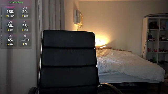 olivia jeas online show from November 11, 11:46 pm