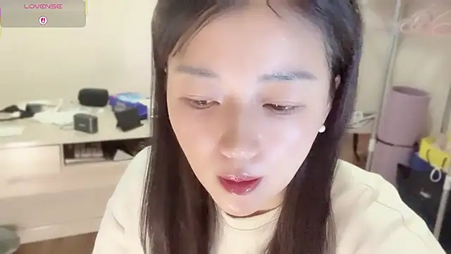 A-xena online show from December 3, 2:14 am