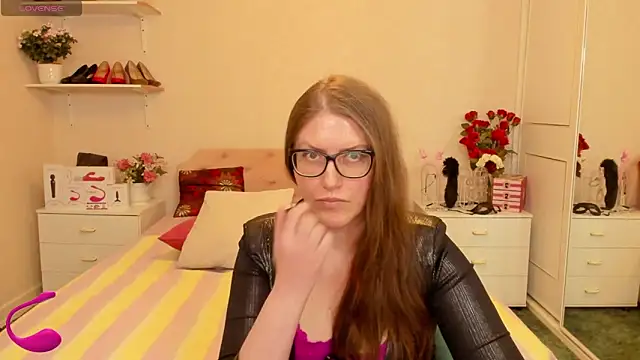 AmandamurX online show from June 9, 1:32 pm