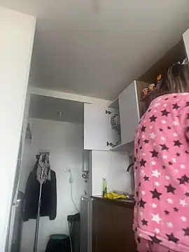 Ameellie online show from March 6, 5:08 pm