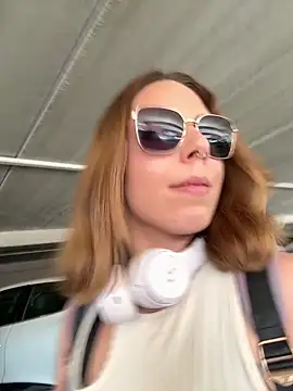 Mia Railey online show from April 24, 2:09 pm