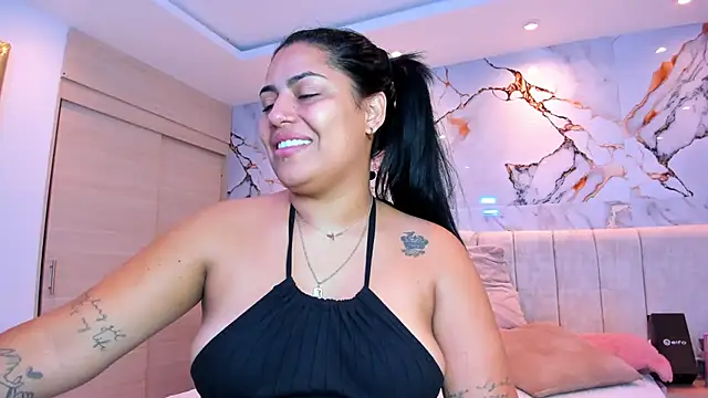 kiana cream online show from April 18, 12:07 pm